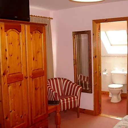 Rosmo House 3* Westport